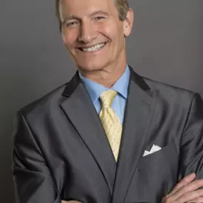 Dirk Vandever served as the youngest president of the Kansas City Metropolitan Bar Association before going on to become president of the Kansas City Bar Foundation and the American Board of Trial Advocacy (KS/MO). He regularly lectures on trial practice at national, state and local levels.