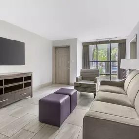 The living area of a room at Parkway International Resort