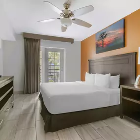 The 2-Bedroom Suite (Sleeps 6) at Parkway International Resort