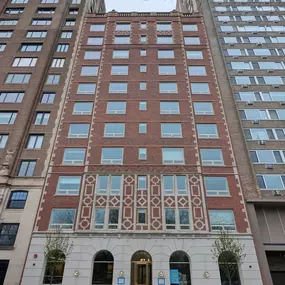 Tall Building View at The Nest at Lincoln Park West, Illinois, 60614