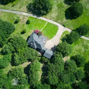 Bild von MacDonald Roofing & Remodeling