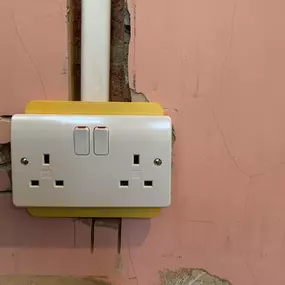 Bild von Charged Solutions