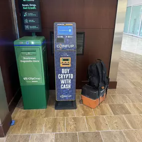 Bild von CoinFlip Bitcoin ATM - The Shops at Chestnut Hill (Newton)