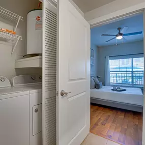 Washer/Dryer Included