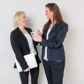 Beratung in der Agentur - AXA Versicherungsbüro Markus Schwetlick e.K. - Kfz Versicherung in  Mainburg