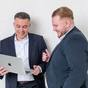 Beratung in der Agentur - AXA Versicherungsbüro Markus Schwetlick e.K. - Kfz Versicherung in  Mainburg