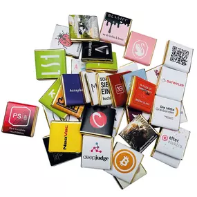 Napolitain, Schöggeli, personalisiert
Expressproduktion innert 48 Stunden.
Milch- und Zartbitterschokolade ab 500 Stk.