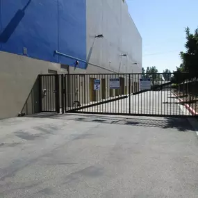 3499_Gate