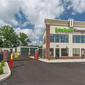 Beauty Image - Extra Space Storage at 10986 Allisonville Office Dr, Fishers, IN 46038
