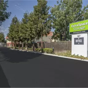 Beauty Image - Extra Space Storage at 187 E Sunnyoaks Ave, Campbell, CA 95008
