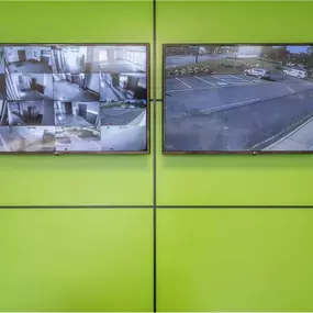 Security Screens - Extra Space Storage at 1415 Old Bergen Blvd, Fort Lee, NJ 07024