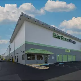 Beauty Image - Extra Space Storage at 9015 SW 127th Ave, Miami, FL 33186