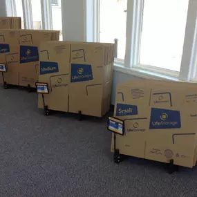 3394_Moving Boxes