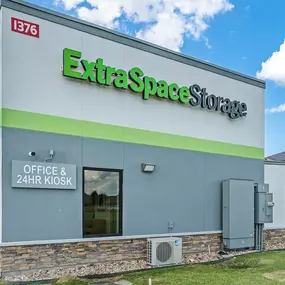 Beauty Image - Extra Space Storage at 1376 NW Summercrest Blvd, Burleson, TX 76028