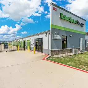 Alternate Beauty Image - Extra Space Storage at 1376 NW Summercrest Blvd, Burleson, TX 76028