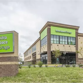 Beauty Image - Extra Space Storage at 8130 Oak St, Manassas, VA 20111