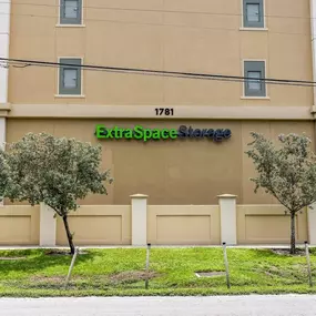 Alternate Beauty Image - Extra Space Storage at 1781 S Park Rd, Hallandale, FL 33009