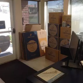 3224_Moving Boxes
