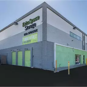 Beauty Image - Extra Space Storage at 2727 W Missouri Ave, Phoenix, AZ 85017