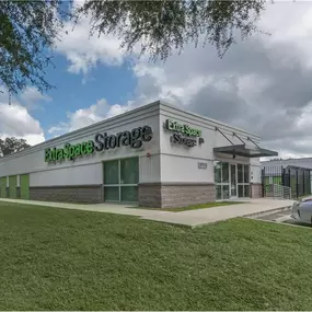 Beauty Image - Extra Space Storage at 7018 US-301, Riverview, FL 33578