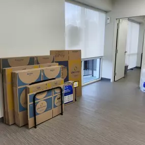3835_Moving Boxes