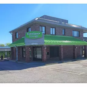 Beauty Image - Extra Space Storage at 1500 S 1st Capitol Dr, St Charles, MO 63303