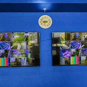 4044_Merchandise Wall