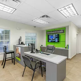 7233 - Office