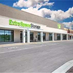 Beauty Image - Extra Space Storage at 5415 NE Antioch Rd, Kansas City, MO 64119