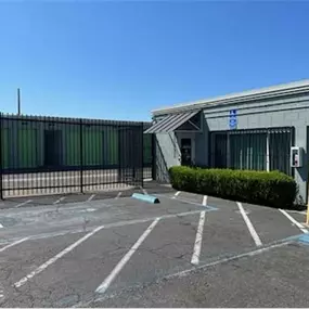 Alternate Beauty Image - Extra Space Storage at 2615 E 12th St, Oakland, CA 94601