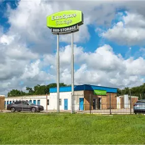 Beauty Image - Extra Space Storage at 3101 Tilfer St, Houston, TX 77087