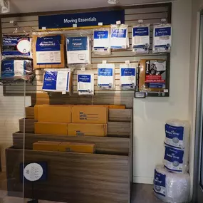 3708_Moving Boxes