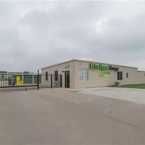 Beauty Image - Extra Space Storage at 1106 N Hwy 175, Seagoville, TX 75159