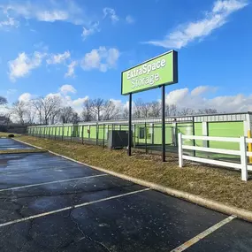 Beauty Image - Storage Express at 111 Schofield Dr, Columbus, OH 43213