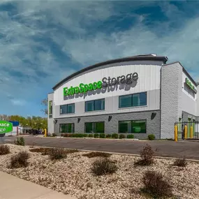Beauty Image - Extra Space Storage at 9741 S 700 E, Sandy, UT 84070