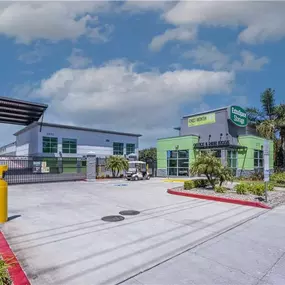 Beauty Image - Extra Space Storage at 2576 Scott Blvd, Santa Clara, CA 95050