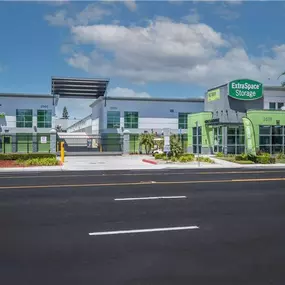 Alternate Beauty Image - Extra Space Storage at 2576 Scott Blvd, Santa Clara, CA 95050