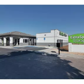 Beauty Image - Extra Space Storage at 660 W Acacia Ave, Hemet, CA 92543