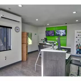 Alternate Beauty Image - Extra Space Storage at 660 W Acacia Ave, Hemet, CA 92543