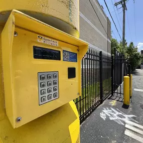 3445_Gate
