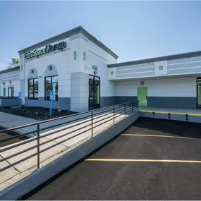 Beauty Image - Extra Space Storage at 151 Sunnyside Blvd, Plainview, NY 11803