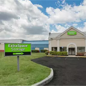 Beauty Image - Extra Space Storage at 4211 Shannon Dr, Baltimore, MD 21213