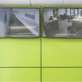 Security Screens - Extra Space Storage at 2580 Monument Blvd, Concord, CA 94520