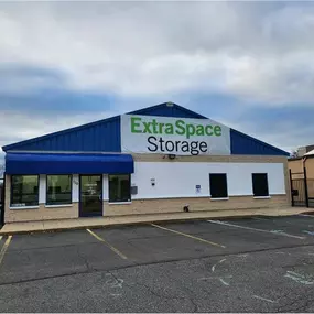 Alternate Beauty Image - Extra Space Storage at 110 Saxon Ave, Bay Shore, NY 11706