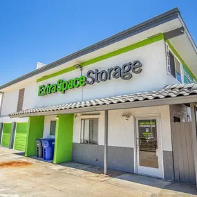 Beauty Image - Extra Space Storage at 1636 N Magnolia Ave, El Cajon, CA 92020