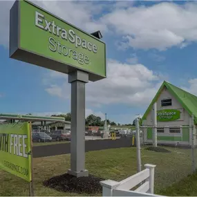 Alternate Beauty Image - Extra Space Storage at 1960 Veterans Memorial Hwy, Islandia, NY 11749