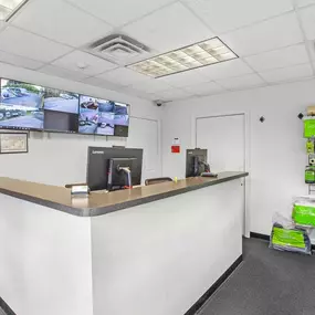 7675 - Office