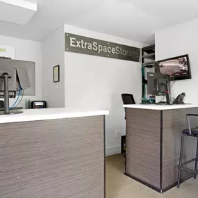7616 - Office
