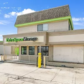 Beauty Image - Extra Space Storage at 815 E Fletcher Ave, Tampa, FL 33612