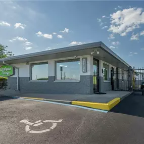 Beauty Image - Extra Space Storage at 1012 US-92, Auburndale, FL 33823